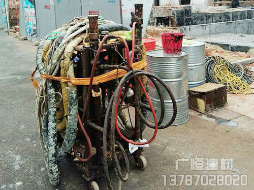 聚氨酯設(shè)備噴涂