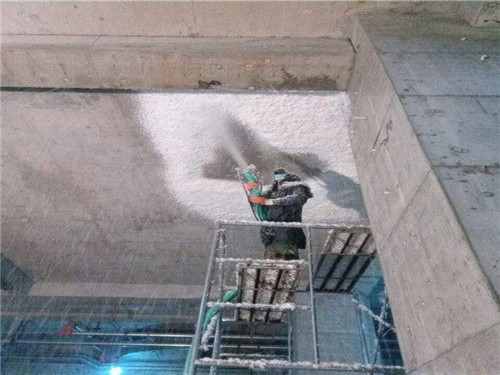 超細(xì)無(wú)機(jī)纖維噴涂